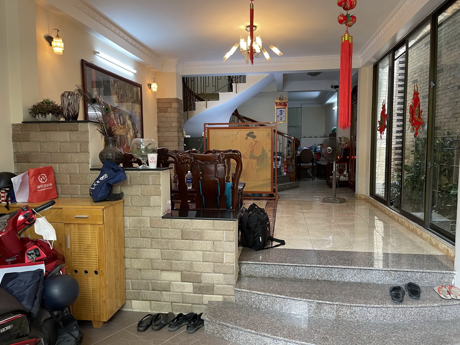 Nhà phố vườn tuyệt đẹp 4 lầu (5,3m x 15m) hẻm VIP Huỳnh Văn Bánh